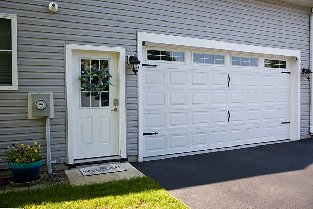 24/7 Emergency Garage Door Panel Replacement experts in Highland, MD